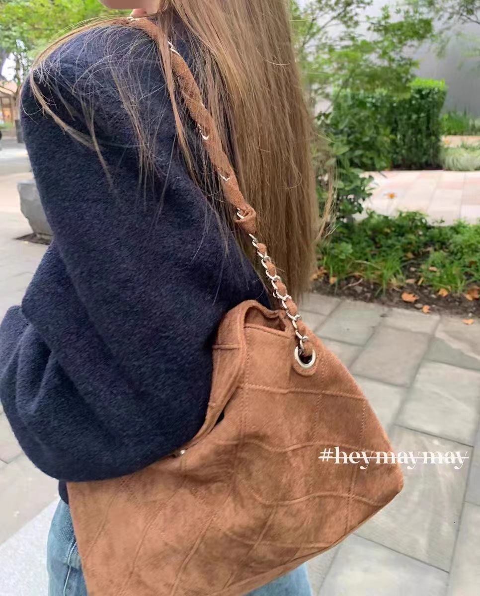 Maillard Fashion Women 2025 Designer New Small Fragrant Lingge Suede Single Shoulder Chain Korean Gentle Underarm Bag