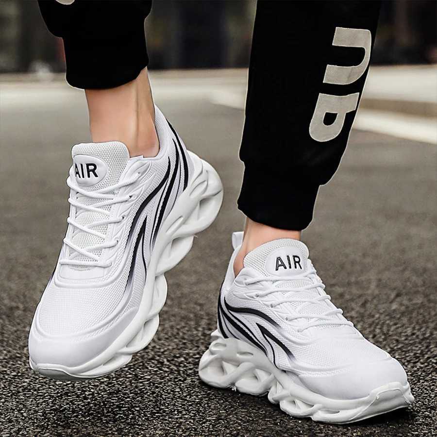 Womens Running Shoes Men Flame Printed Sneakers Knit Athletic Sports Blade Cushiing Jogging Trainers LightweightXJ250517