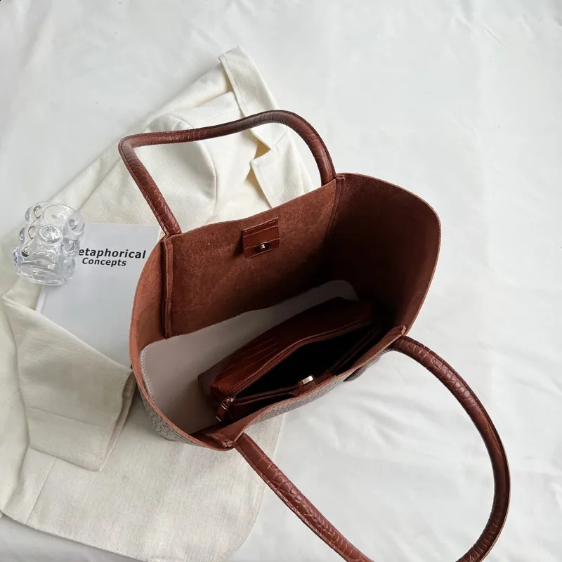 PU Leather Shoulder Bag Women Fashion Retro Large Capacity Tote Bag Handbags Solid Trend Simple Shopper Shopping Bags 240924