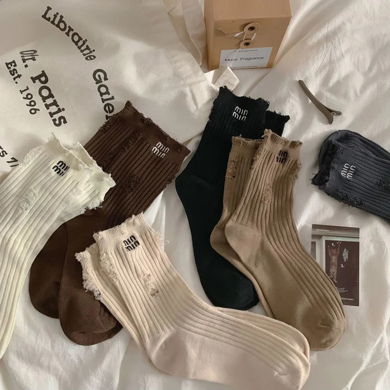 6 pairs of fashionable womens socks solid Harajuku embroidery hole beggar style hiphop cotton soft girl ner set in bulk 240926