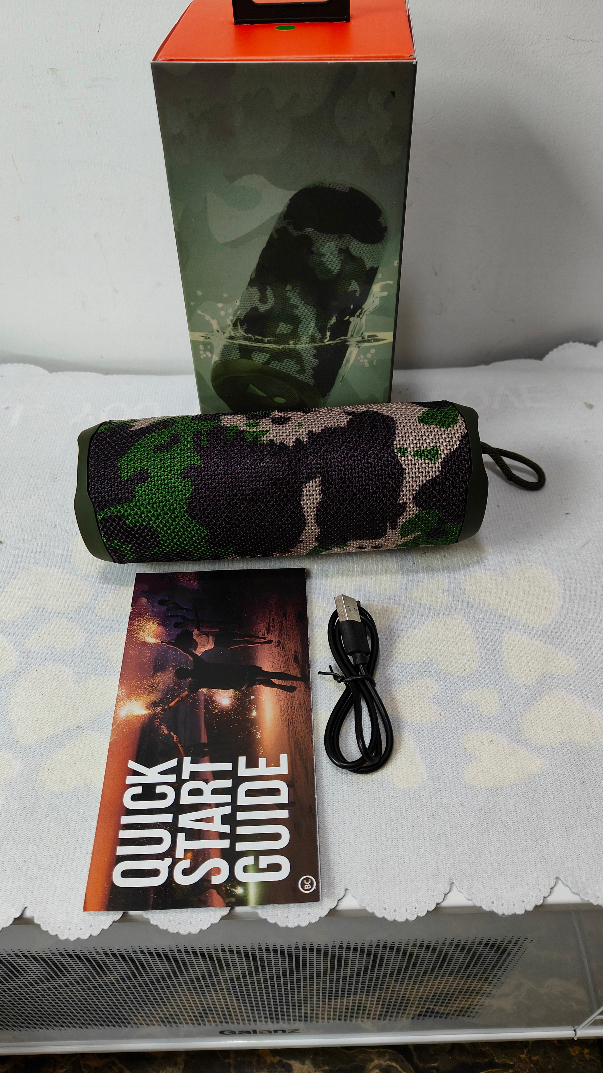 Portable BT Speakers Wireless Mini Speaker Outdoor Waterproof Portable Speakers with Powerful Sound and Deep Bass