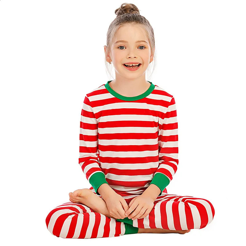 Red and White Striped Family Christmas Pajama Set Childrens Pajamas Mother Father Appearance Couples 240926