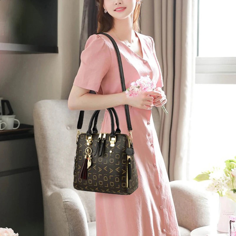 Fashion English Letter Handbag Women PU Leather Tassel Top-handle Bag Shoulder Bag Large Capacity Lady Tote Purse 250407