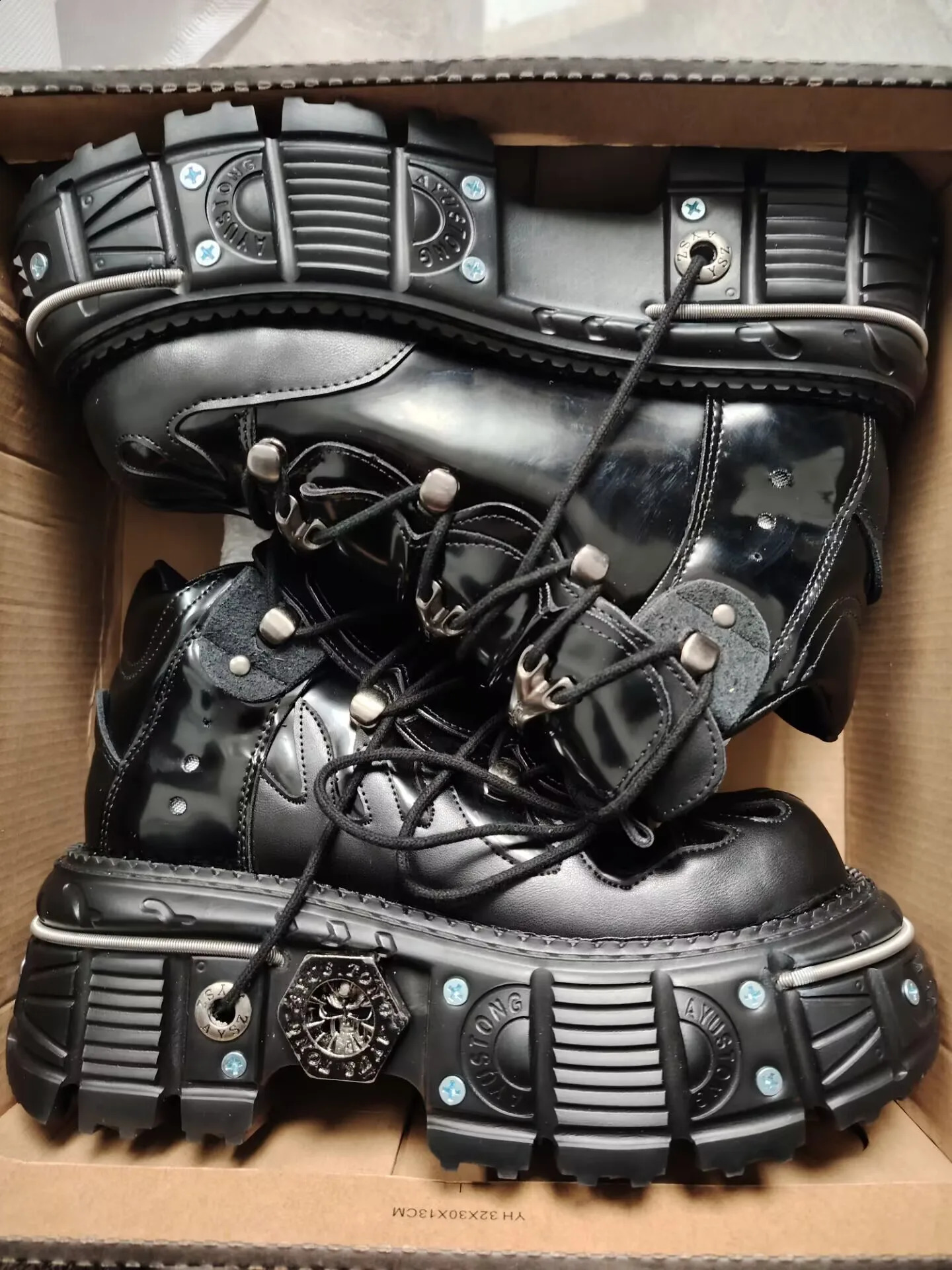 2024 Retro Spanish Rock Dark Platform Punk Leather Metal Gay Dad Platform Shoes 240926