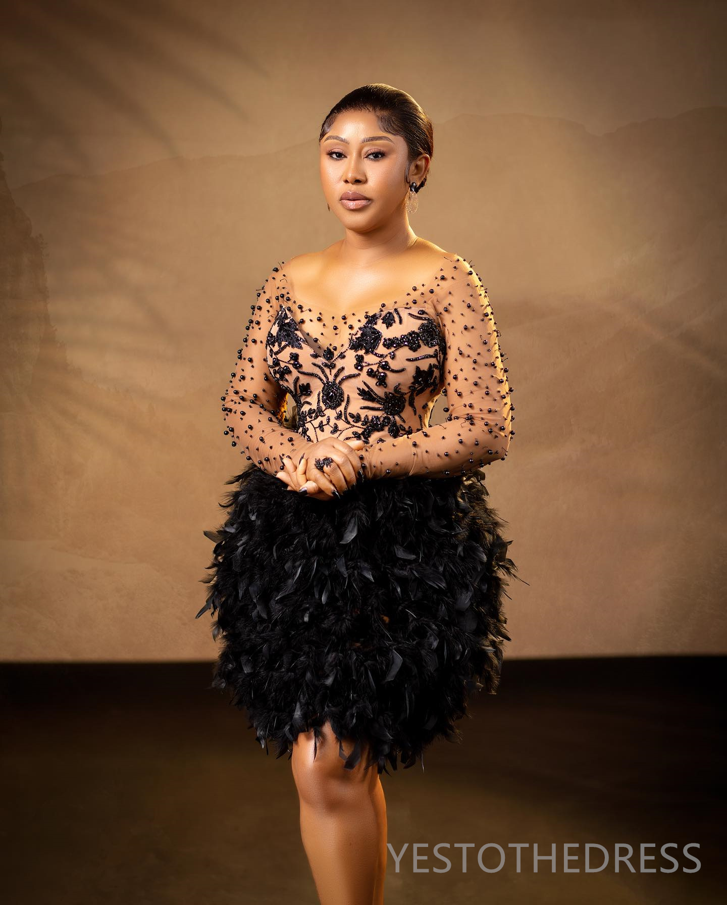 2024 Aso Ebi Black Cocktail Dresses For Women Short Prom Dresses Mini Dresses Illusion Jewel Long Sleeves Feathered Beaded Birthday Dresses Special Oc