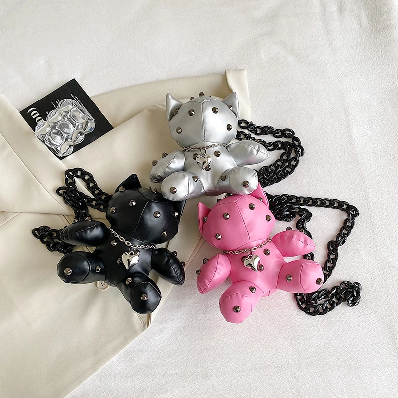 Cartoon Rivet Chain Pu Cross Cute Little Bear Doll Womens Mini Leather Bag Personalized Gift 240923 c4ae 4