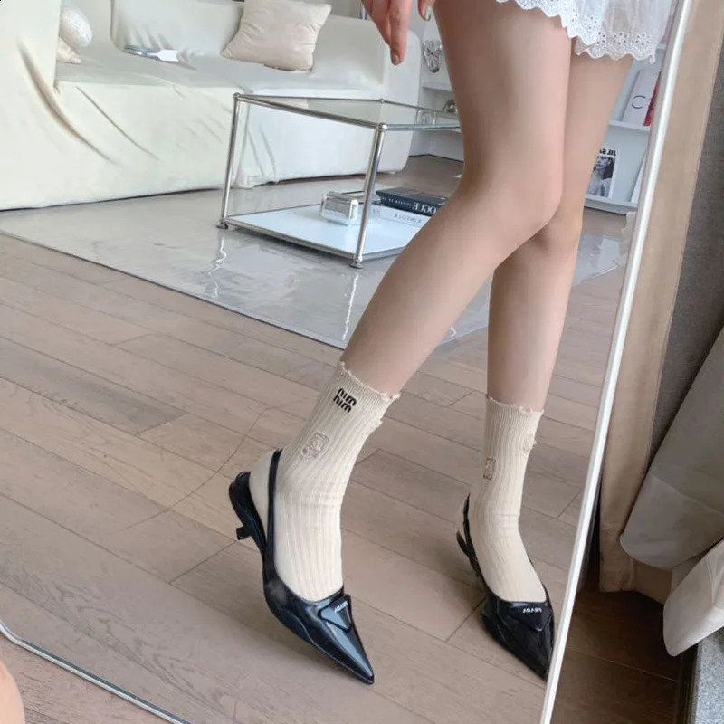 6 pairs of fashionable womens socks solid Harajuku embroidery hole beggar style hiphop cotton soft girl ner set in bulk 240926