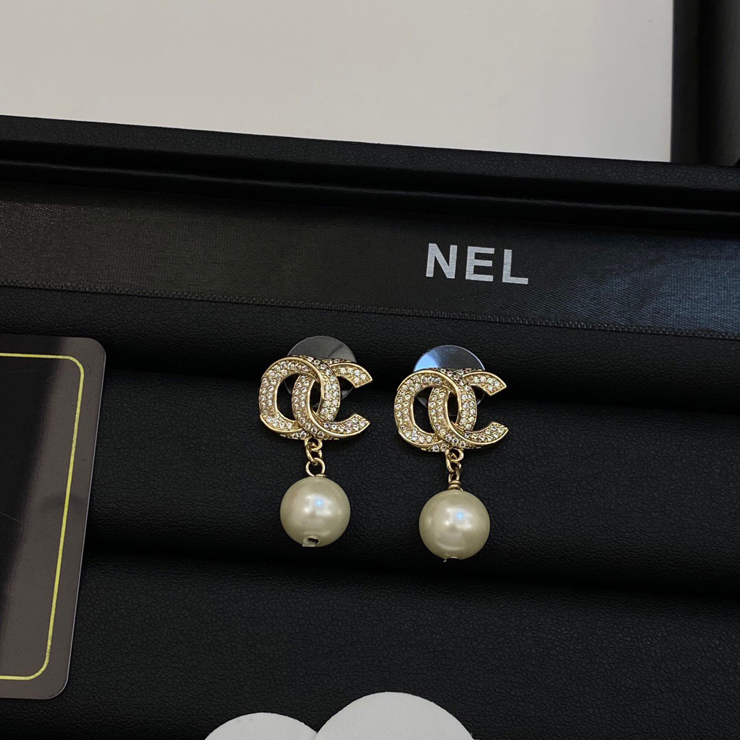 2024 Fashion Designer White Pearl Pendant Elegant Full Dias Brass Earrings For Women Girls