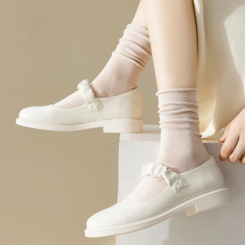 5 pairs of cotton socks with loose and soft knit middle tube solid color crew casual socks black and white breathable spring and autumn 240927