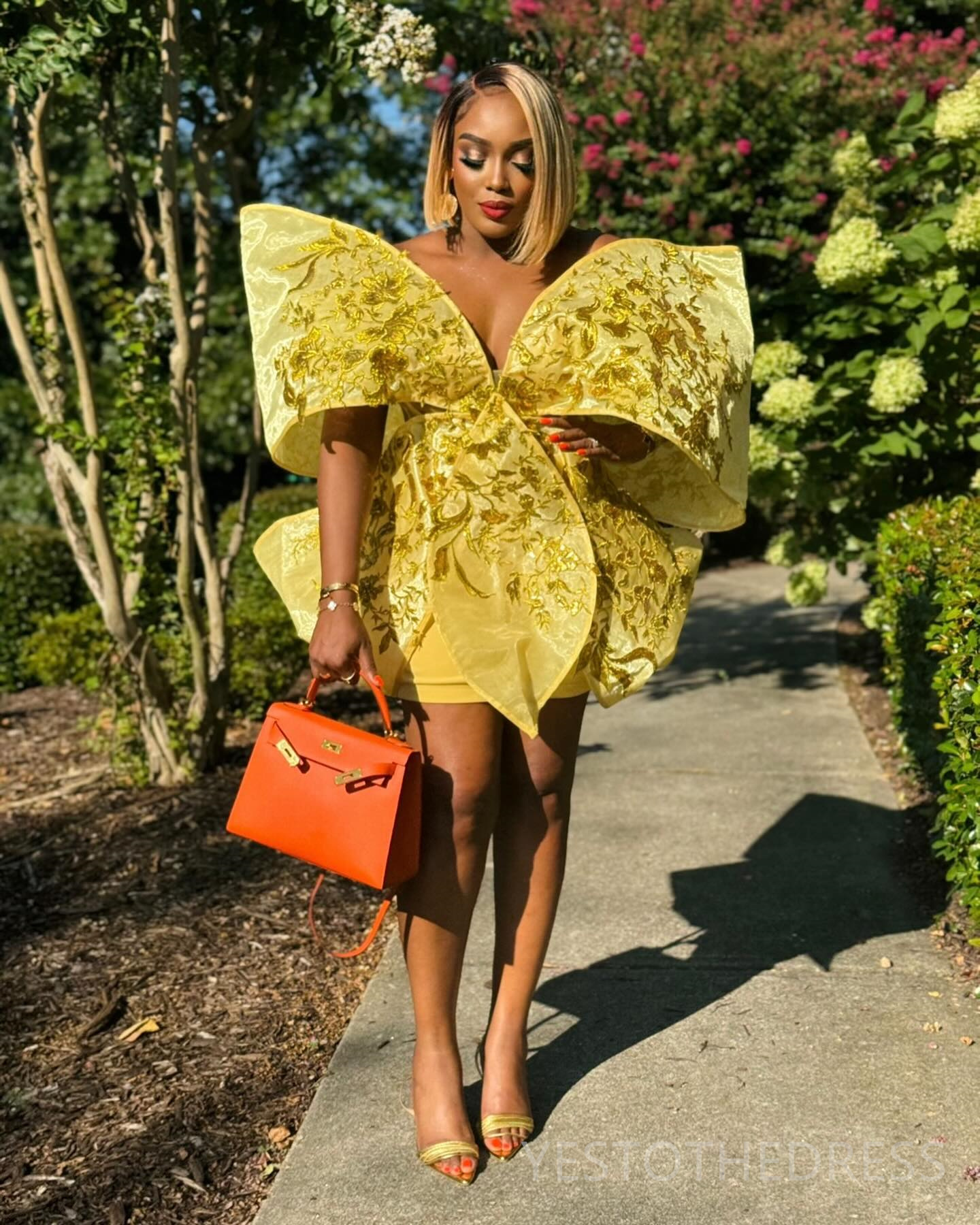 2024 Aso Ebi Gold Cocktail Dresses For Women Short Prom Dresses Mini Dresses Illusion Flora Appliqued Lace Beaded Birthday Dresses For Special Occasio