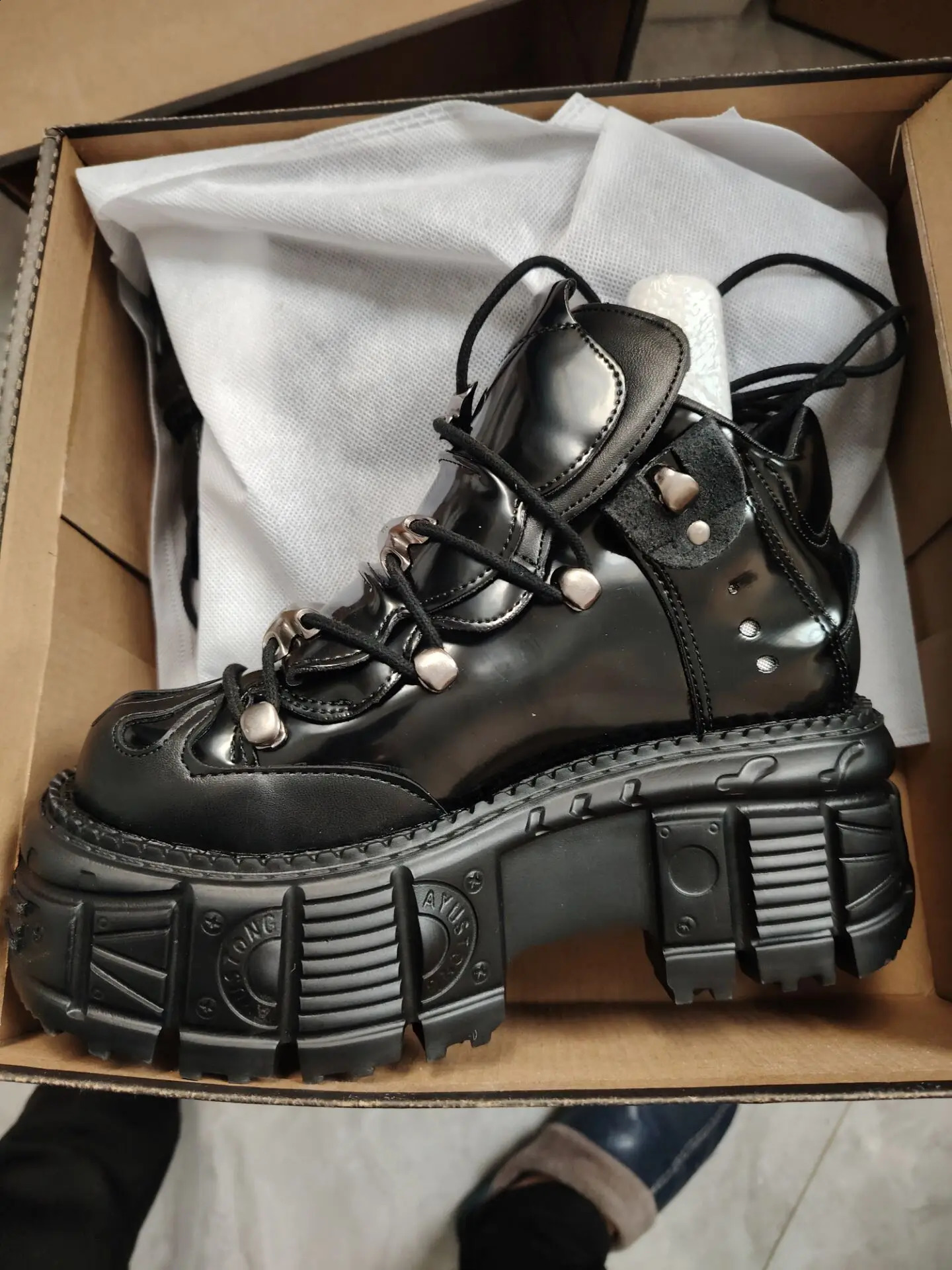 2024 Retro Spanish Rock Dark Platform Punk Leather Metal Gay Dad Platform Shoes 240926