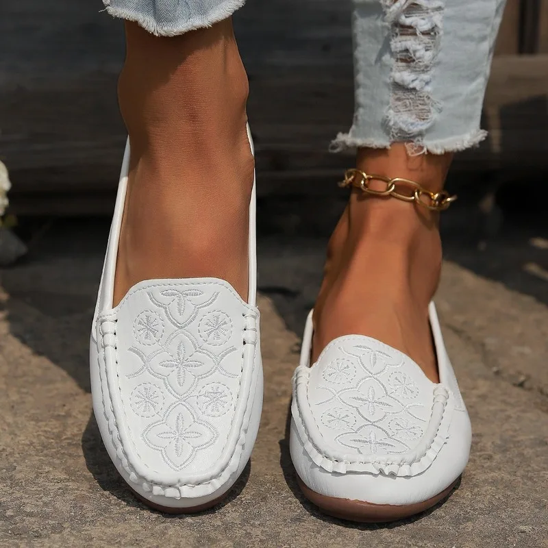 2024 Autumn Flat Shoes Women Slip on Shoes Women's Moccasins Genuine Leather Loafers Women Flats Ladies Shoes Plus Size