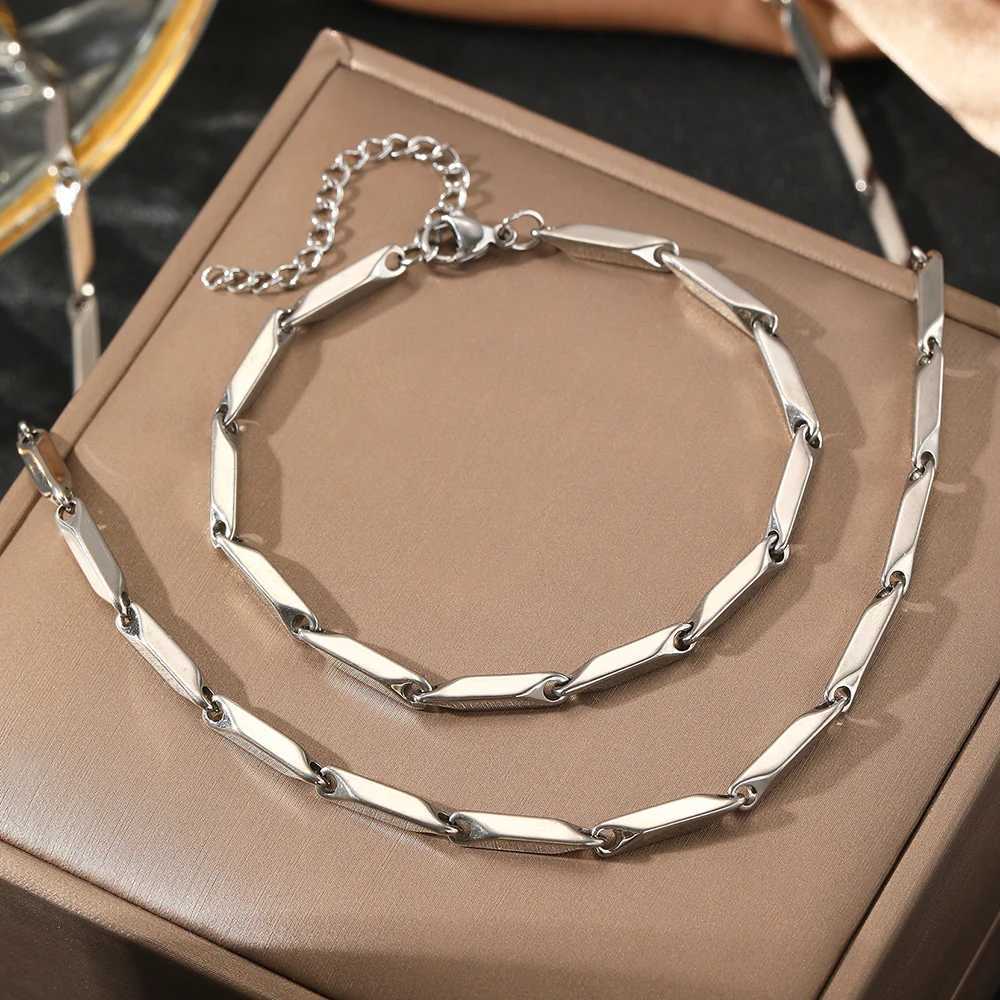 Stainless Steel Necklace Set with Personalized Design Rhbic Chain Fashion Necklace Set for Warm Jewelry Banquet Gifts New Arrival Y240926