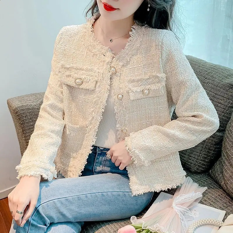 Womens Clothing Round Neck Long Sleeved Wool Coat Single Breasted Tweed Jacket Korean Fashion Crop Top Spring And Autumn