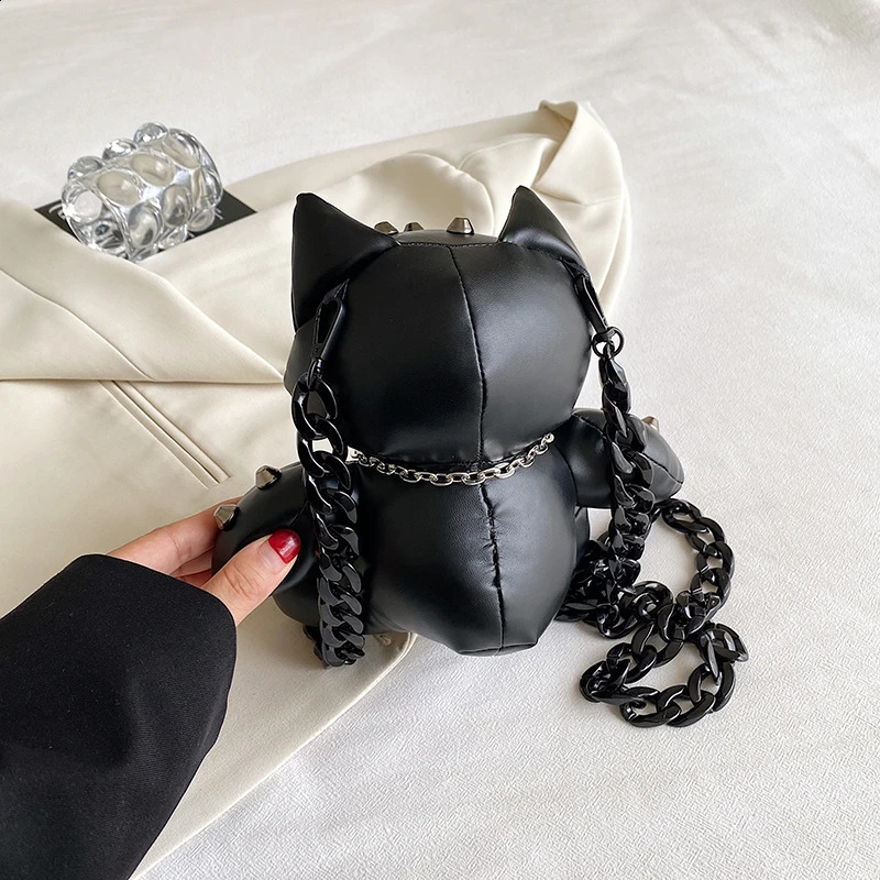 Cartoon Rivet Chain Pu Cross Cute Little Bear Doll Womens Mini Leather Bag Personalized Gift 240923 c4ae 4