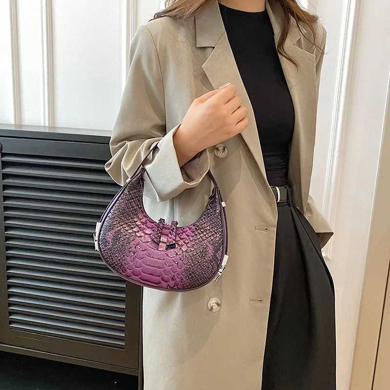 New Snake Print Underarm Bags for Women Luxury Leather Female Bags Designer Handbags Larger Capacity Hobos Ladies s Z240926