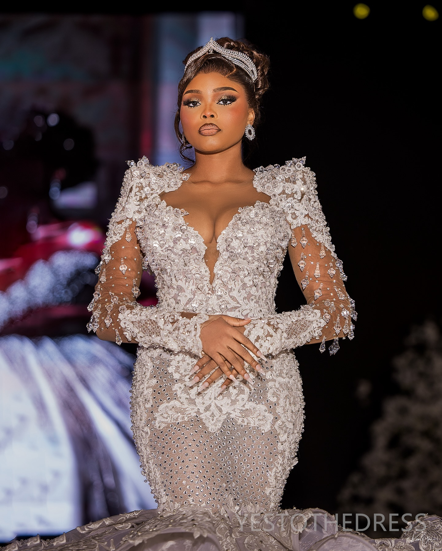 R&W 2024 Plus Size Mermaid Wedding Dresses Bridal Gowns Illusion Long Sleeves Sheer Neck Beaded Lace Tiered Tulle CrystalWedding Gown for African Blac