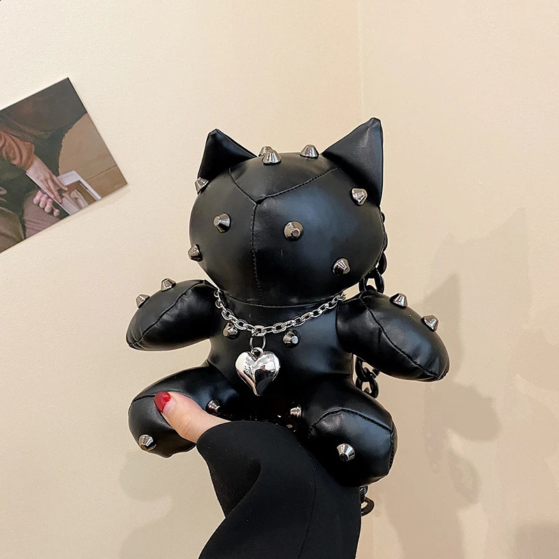 Cartoon Rivet Chain Pu Cross Cute Little Bear Doll Womens Mini Leather Bag Personalized Gift 240923 c4ae 4