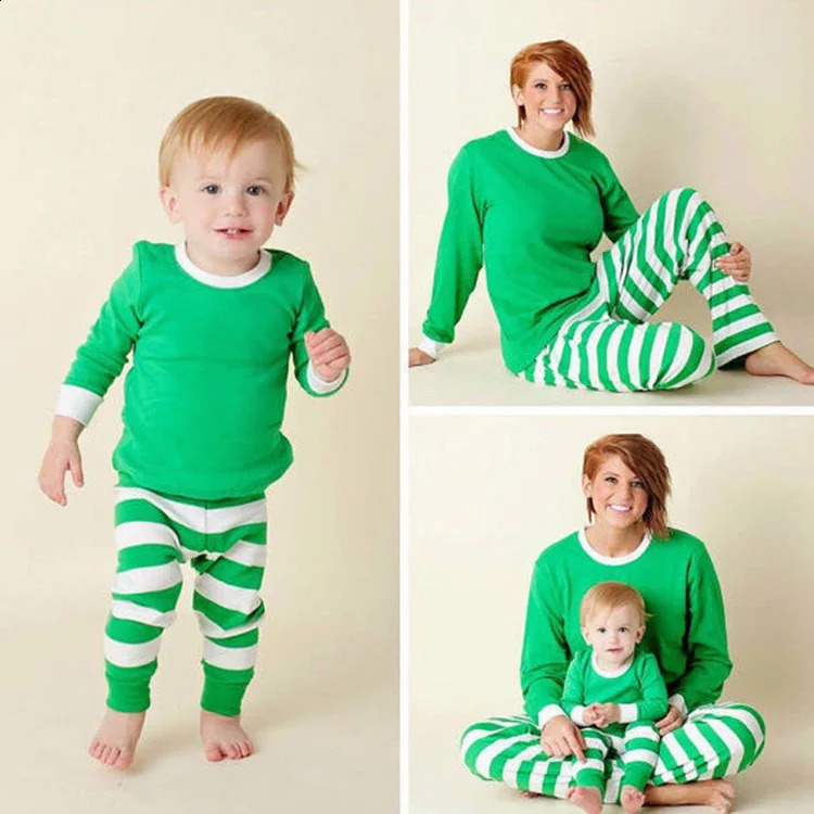 Christmas Pajama Set Striped Printing Mother Father Child Matching Clothes Tight Soft 2piece Family Appearance 240926