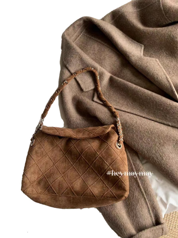 Maillard Fashion Women 2025 Designer New Small Fragrant Lingge Suede Single Shoulder Chain Korean Gentle Underarm Bag