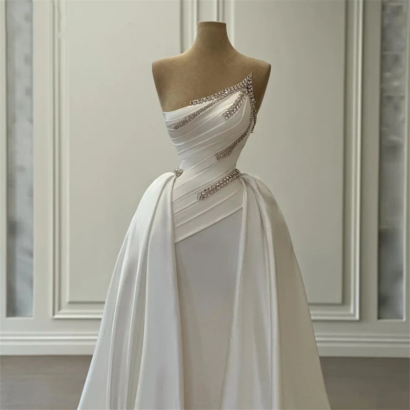 Simple Wedding Dresses Crystal Bride Gown Strapless Mermaid Bridal Dress with Detachable Train Beading Sleeveless Custom Made Vestidos De Novia