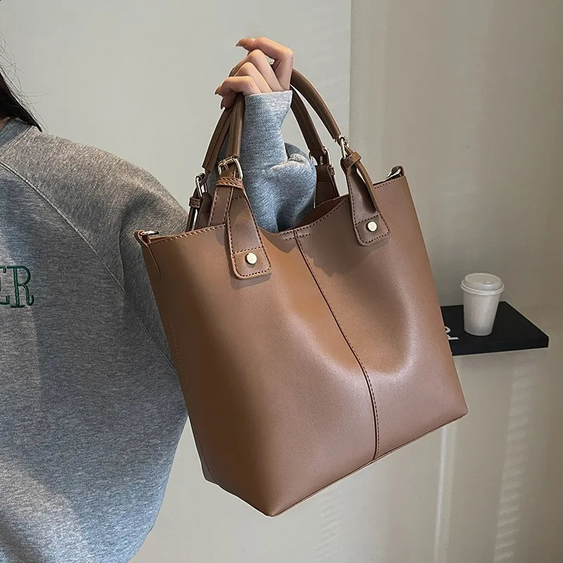 Vintage PU Leather Bucket Crossbody Bags Women Autumn Winter Fashion Solid Shoulder Bag Travel Handbags Female 240924
