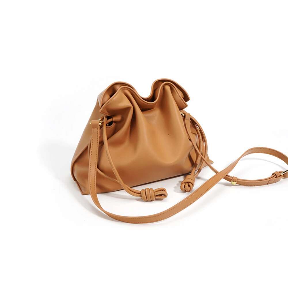 Design New Solid Color Ruched String Close Gift Lucky Pouch Handbag Cowhide Leather Women Shoulder Bag 2 Size Daily Purse 77a1 4