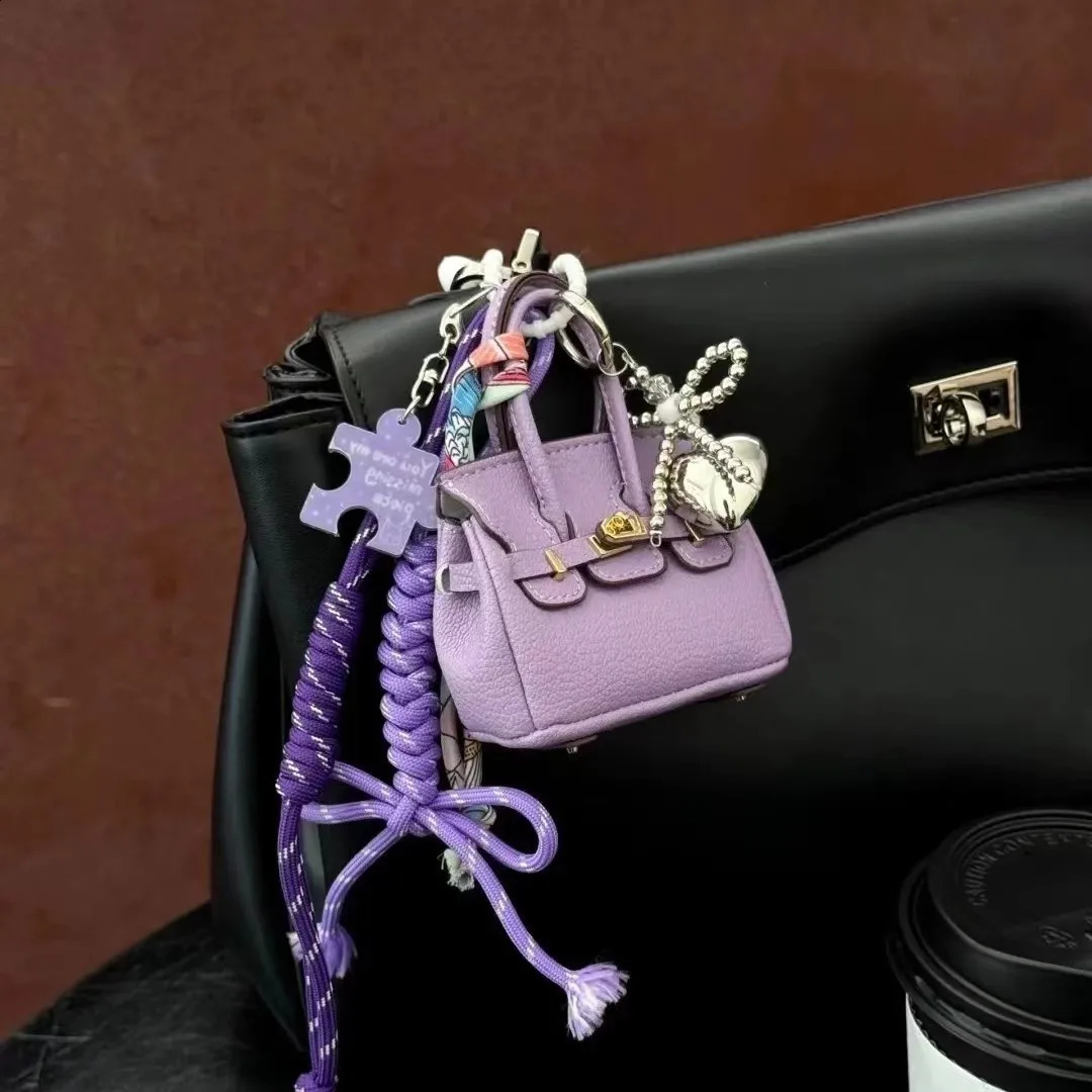 24 super complex bag pendants versatile Ba Jia matching hanging ropes fashionable key 240926