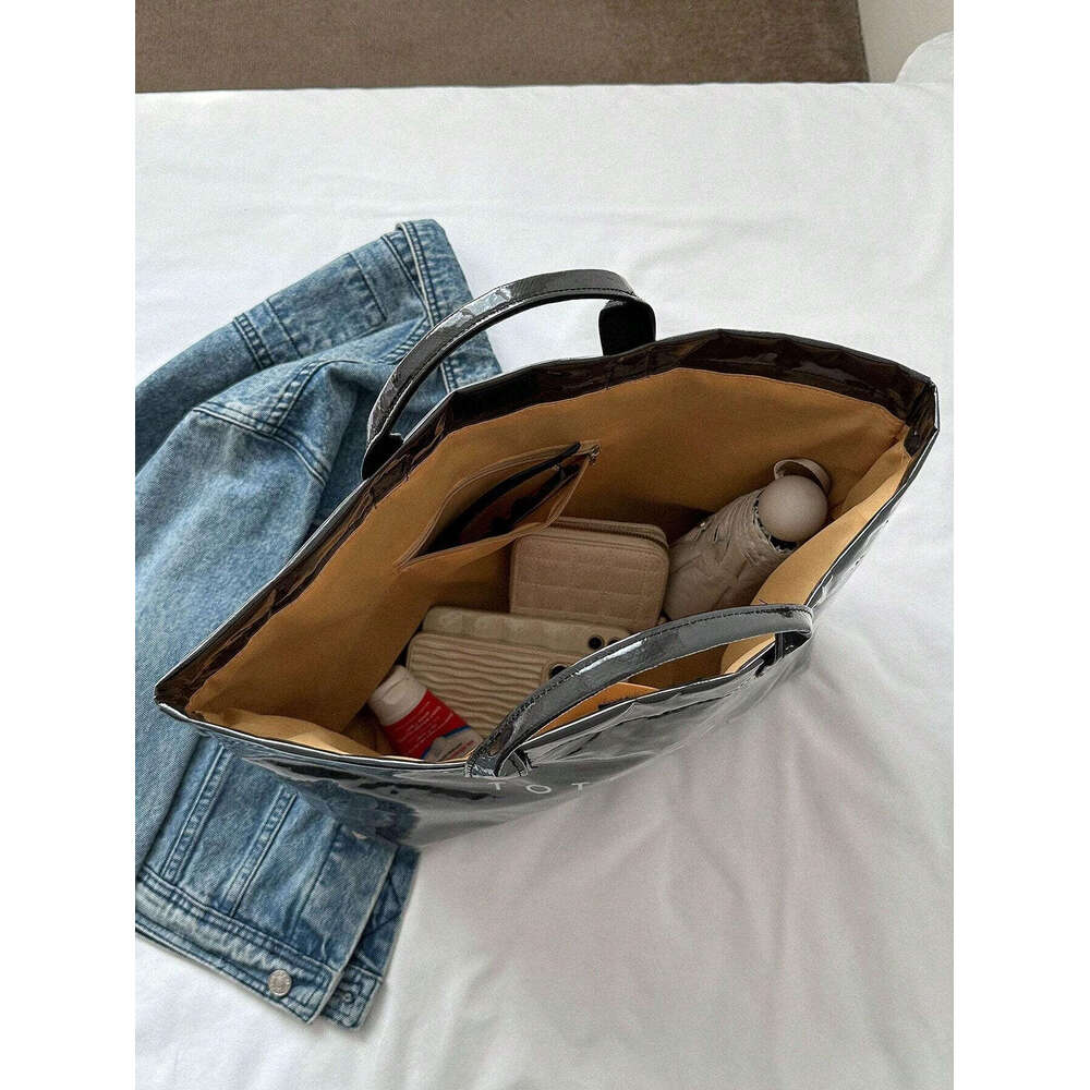 Large Capacity Fashionable Tote PVC Waterproof Transparent Jelly Bag With Handles Trendy Vintage Casual Letter Print Handbag