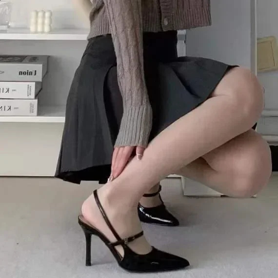 Closed toe sandals for women comfortable shoes beige high heels sexy retro slim high heels fashionable black open high heels 240926