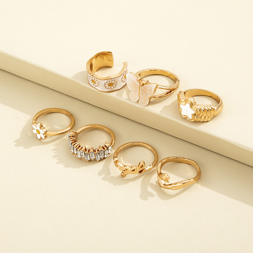 Chic Women's Letter-Embossed Ring with Enamel Star, Butterfly, and Daisy Motif