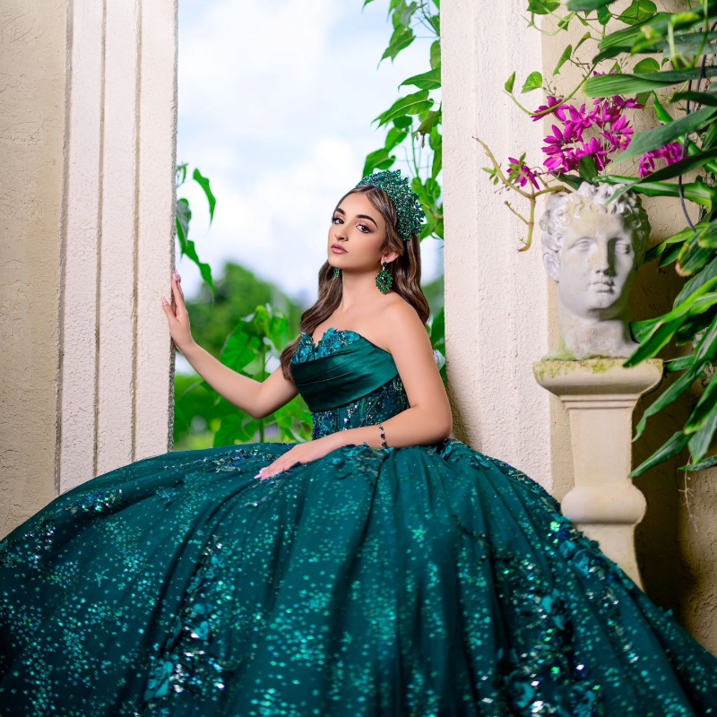 Sparkly Emerald Green Princess Quinceanera Dresses Off Shoulder Ball Gown Appliques Lace Crystals Beads Tull Sweet 16 Dress Vestidos De 15 Anos