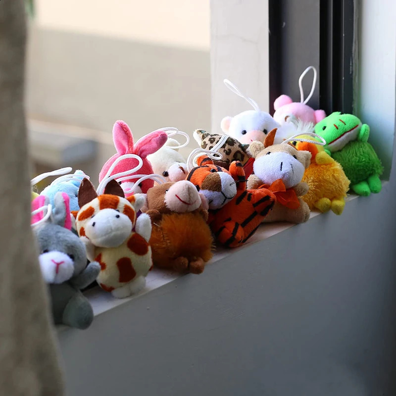 32 Pack Mini Animal Plush Toy Association Keychain Decoration Childrens Small Fillet Bulk Carnival Award 240918
