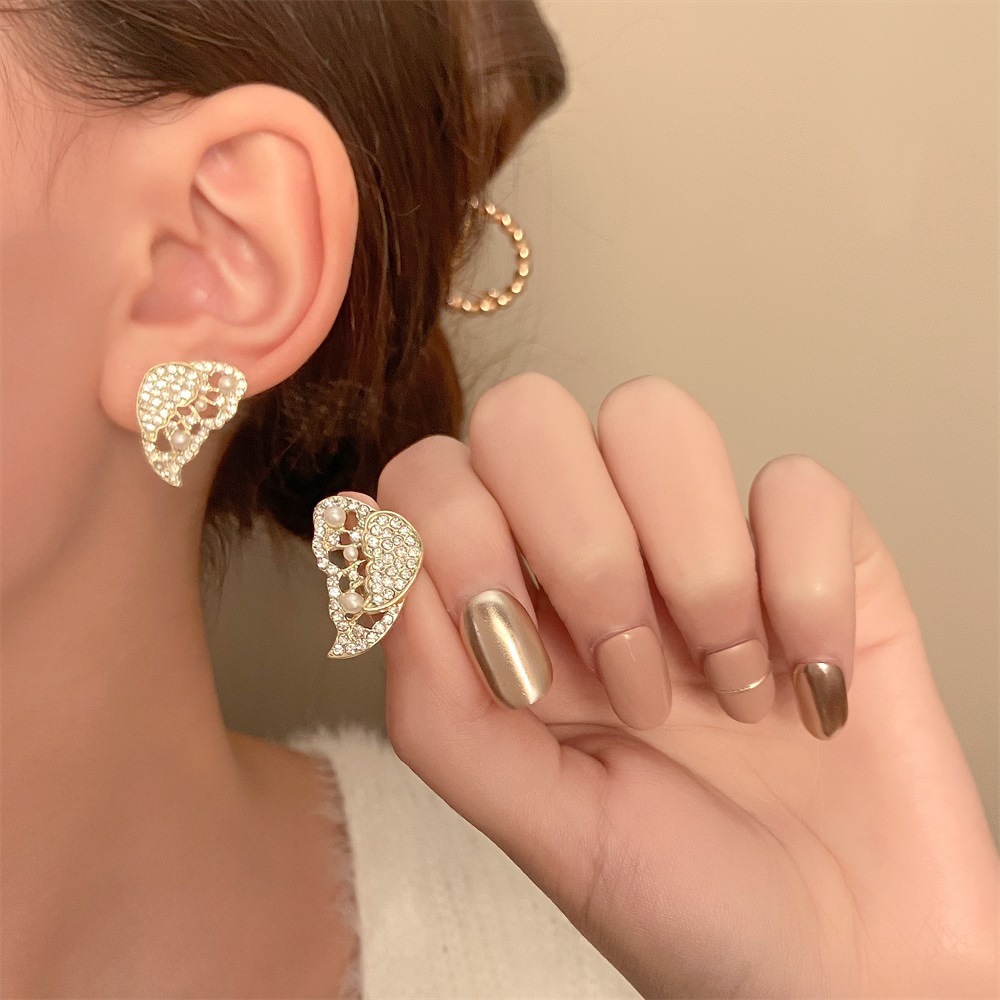 Fashionable Western-Style Micro Pave Pearl Butterfly Earrings - Stylish Dual Layer Split Earrings for Women