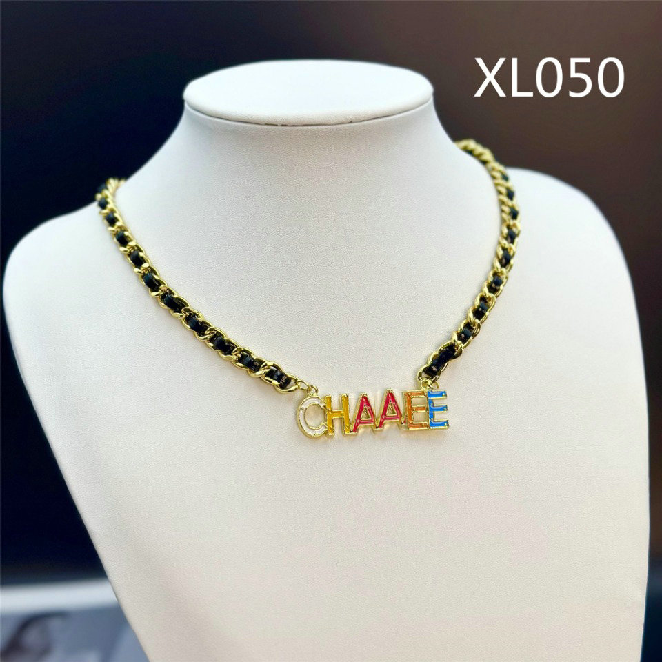 Designer Necklaces White Pearl Chokers Necklace Clavicle Chain For Women Classic Elegant Wedding Neck Jewelry Love Pendant Gift