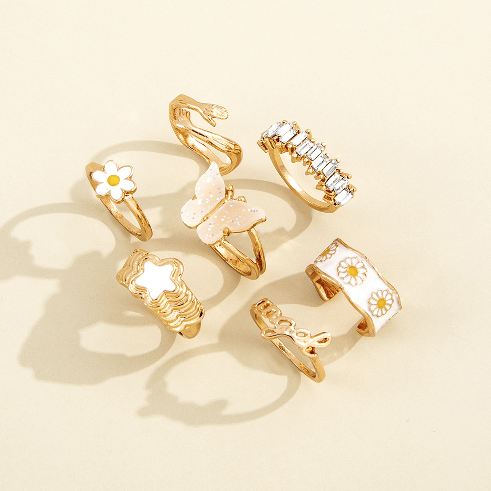 Chic Women's Letter-Embossed Ring with Enamel Star, Butterfly, and Daisy Motif