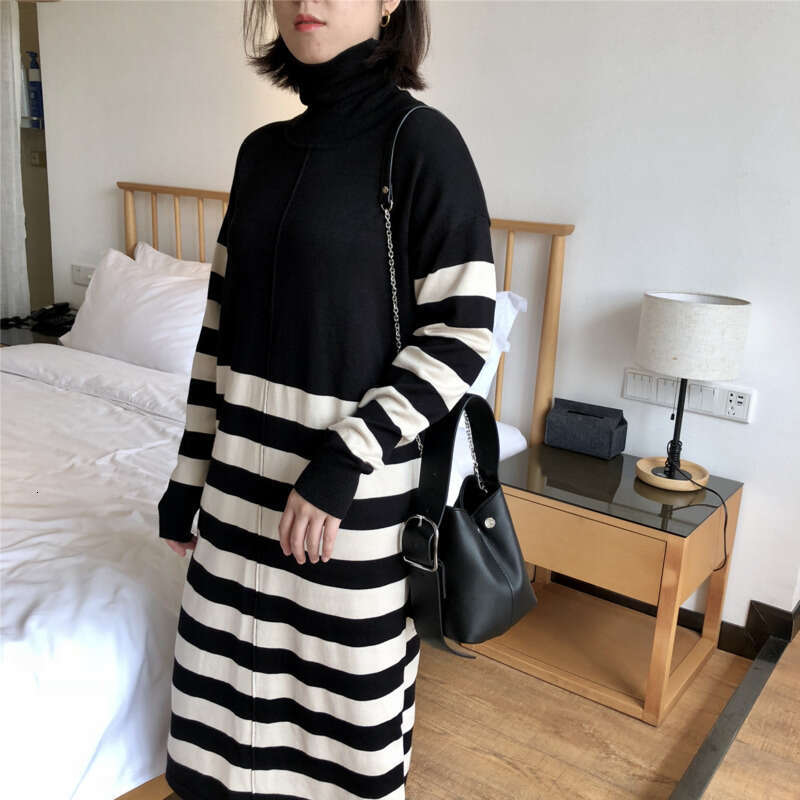 2024 Elegant Solid Hot Chain Black Shoulder Bag For Women Designer Sale Ladies Travel Handbags Purse 4