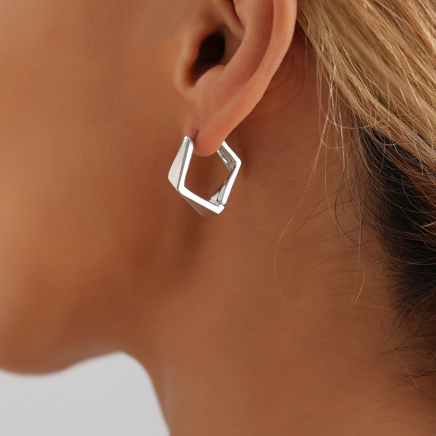 Geometric Irregular Design Multipoint Metal Earrings for Daily Wear Gold Plated Stainless Steel Hoop Earrings Modern Women's Earring Jewelry 2025