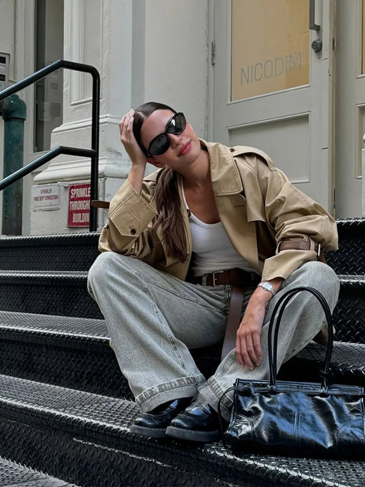 Autumn Women Khaki Double Breasted Cropped Windbreaker Female Casual Lapel Long Sleeve Coat 2024 Female High Streetwear 240919