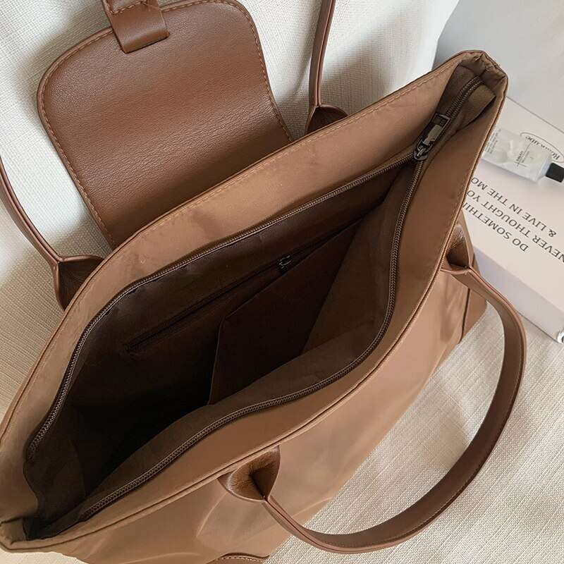 Casual Women Tote Classic Large Capacity Shoulder Bag Nylon 2025 Fashion Lightweight Travel Handbag
