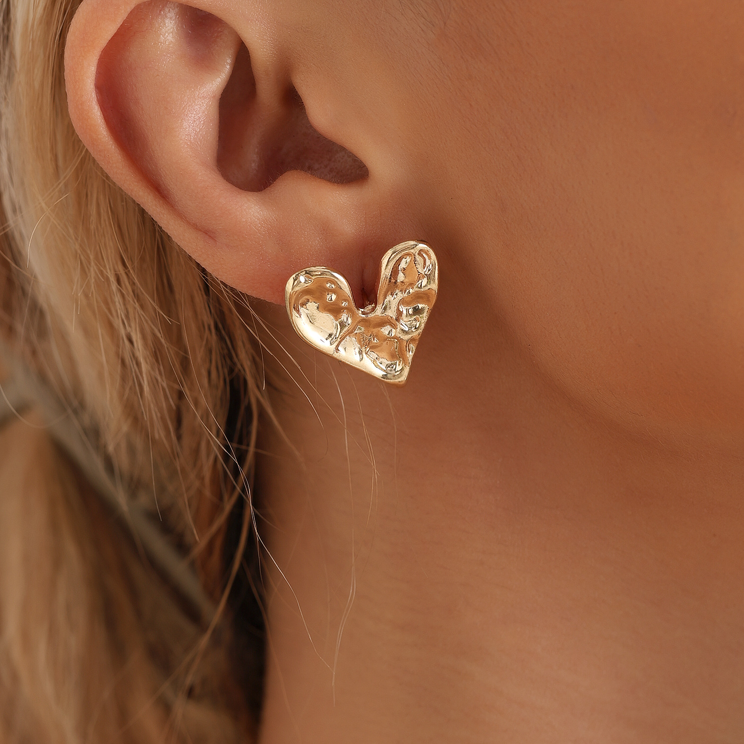 Ins Hot Vintage Lava Heart Geometric Earrings for Fashionable Look Stainless Steel Gold Plated Silver Color Stud Earrings Y2K Jewelry 2025 Trending Pa