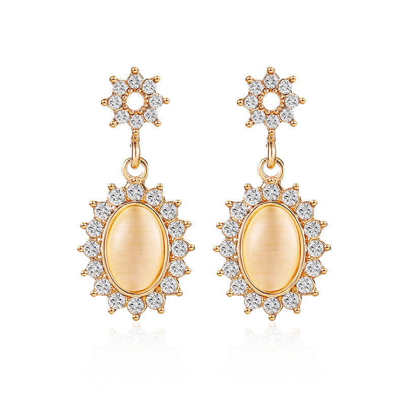 Elegant Vintage Lady's Accessory Set Featuring Korean-Inspired Cat Eye Sunflower Earrings and French Pave Zircon Necklace