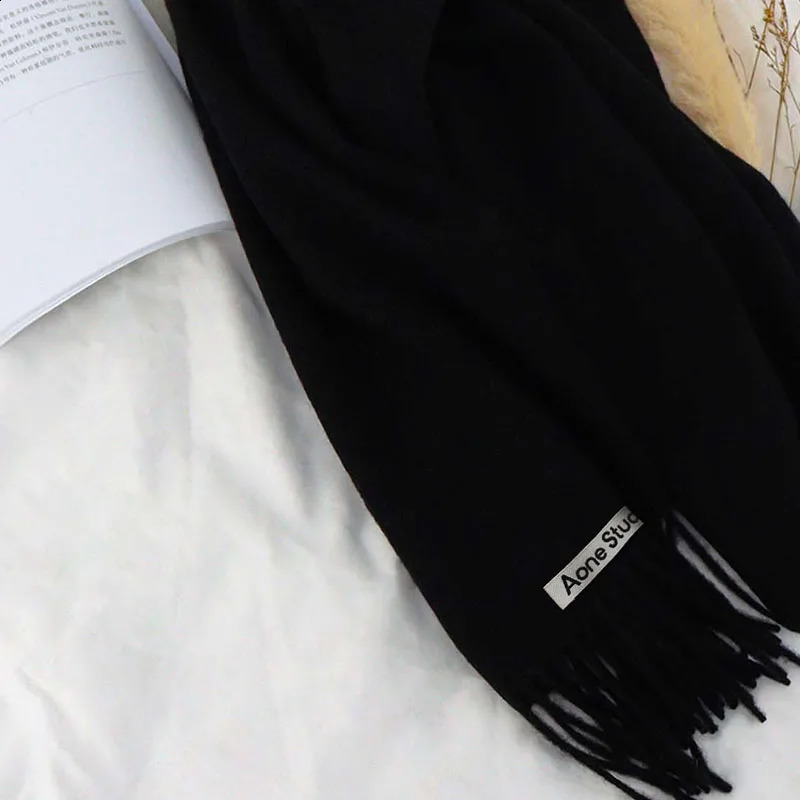 Solid color 100% wool scarf with tassel womens winter warm neck scarf shawl womens cashmere scarf 240925
