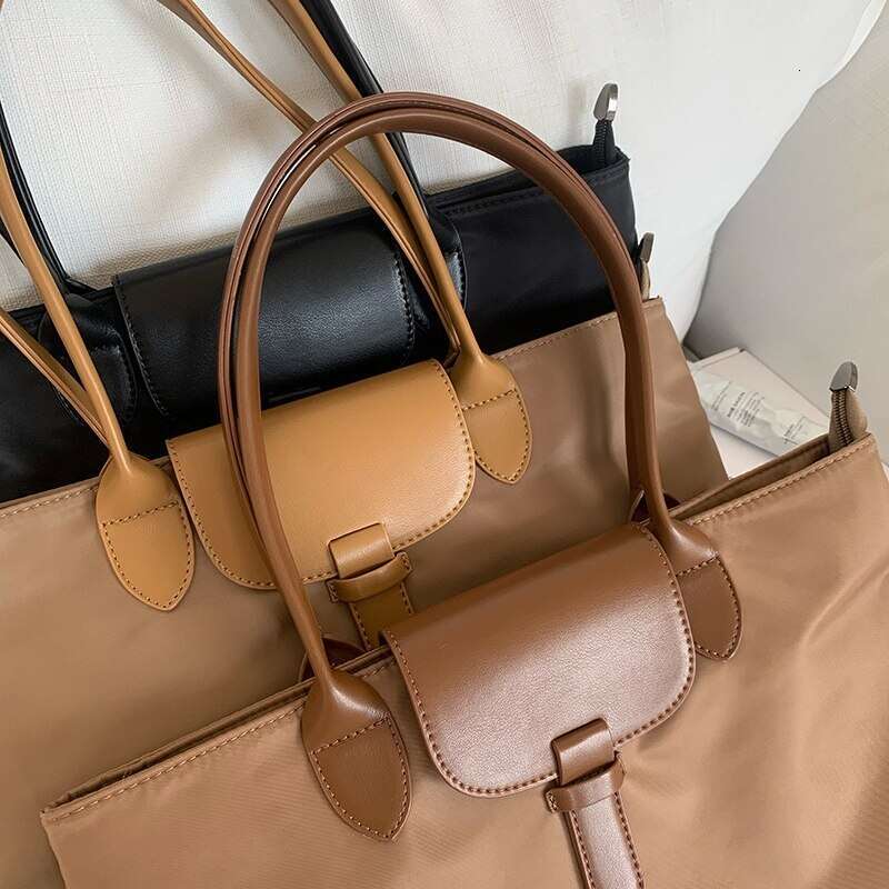 Casual Women Tote Classic Large Capacity Shoulder Bag Nylon 2025 Fashion Lightweight Travel Handbag