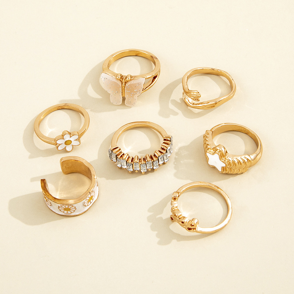 Chic Women's Letter-Embossed Ring with Enamel Star, Butterfly, and Daisy Motif