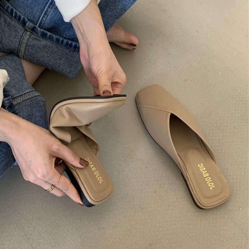 Half Drag Slippers Square Flat Toe Sandals 2025 Designer/Trend Outside Wear Casual Soft Bottom Mules Low Heel Sapatos Femininos