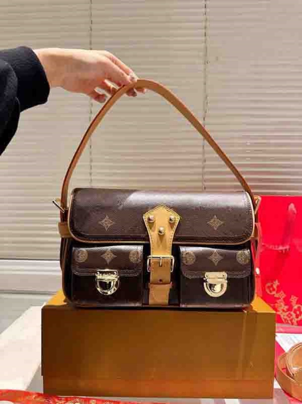 Designer Bag Shoulder Bag Manhattan Underarm Bag Women Handbag Classic Clutch Bag Fashion Purse Luxury Crossbody Bag Casual Purse Designers Spicy Outfits Bag