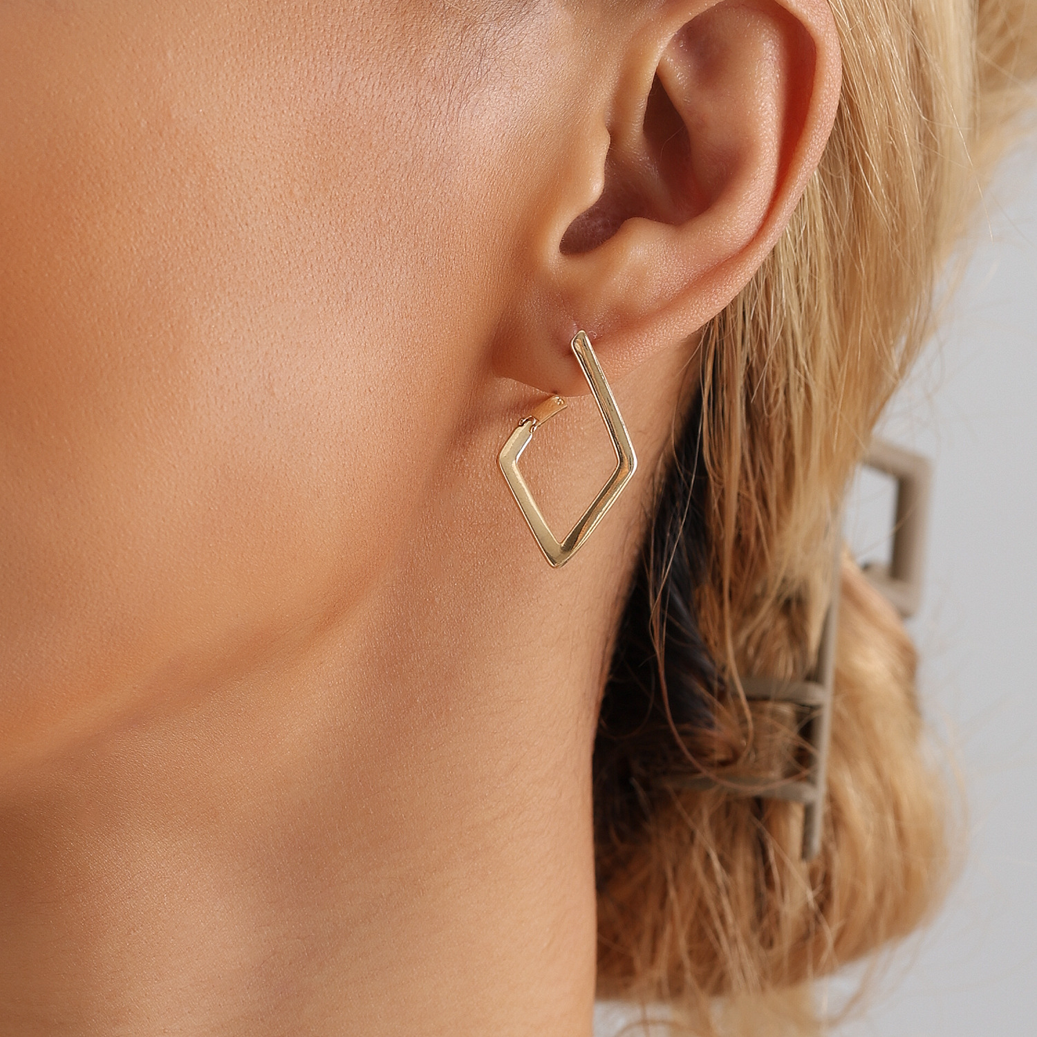 Women's Simple Square Earrings with a Unique Lattice Pattern Gold Plated Stainless Steel Stud Earrings 2025 Trending Y2K Jewelry