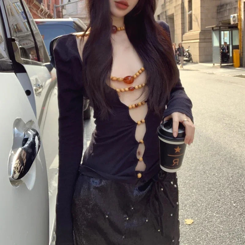 Streetwear Backless Wooden Beaded Sexy Long-sleeved T-shirt Women 2024 Autumn Off-the-shoulder Solid Color All Match Tops 240918