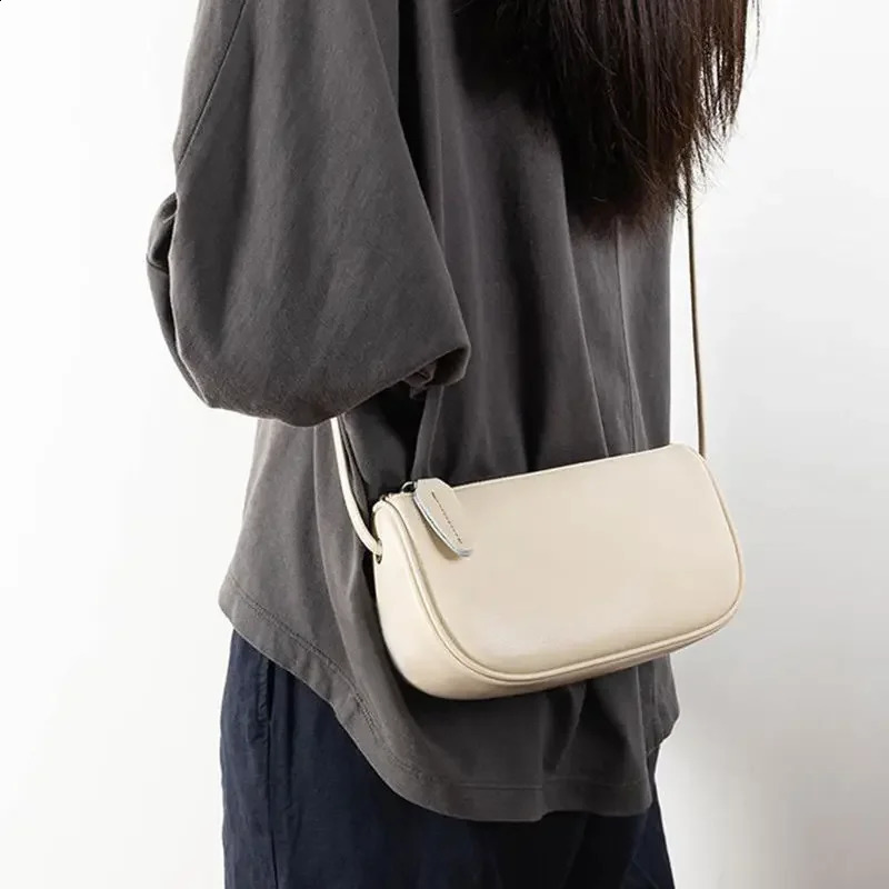 Womens Leather Garbage Bag 2024 Fashion Womens Retro Shoulder Bag Maillard Womens Cross Bag240921bj